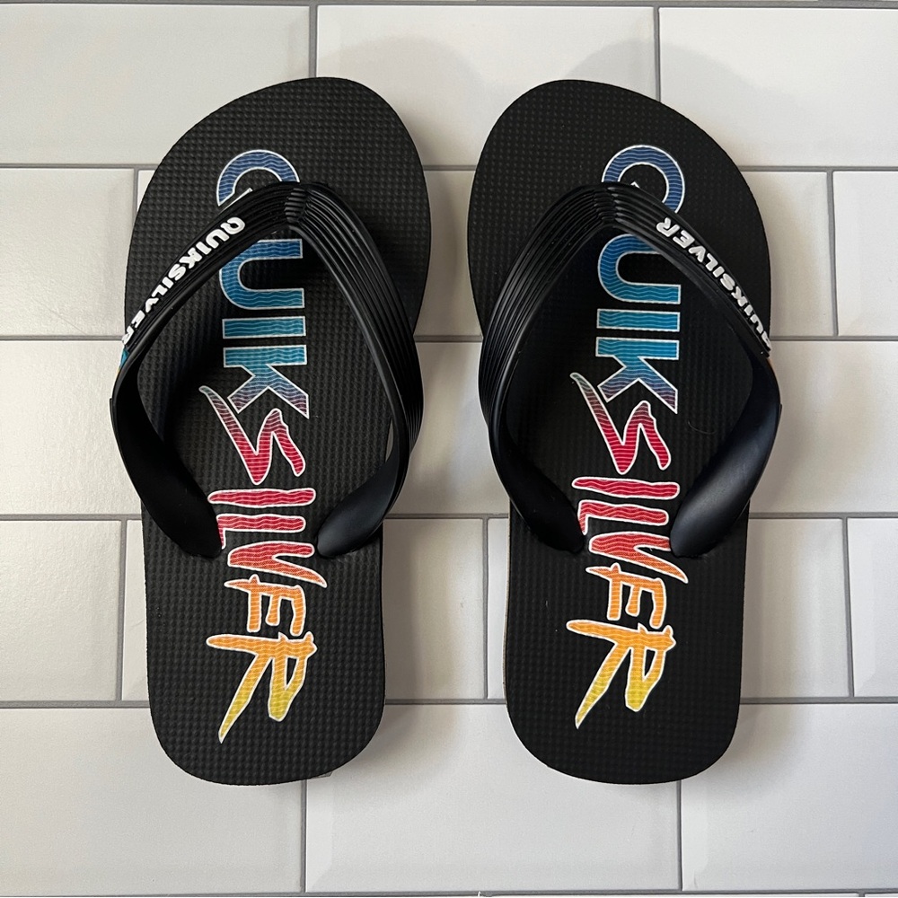12 🌊 NEW Boys Quiksilver Black Flip Flops Sandals with Multicolor Logo